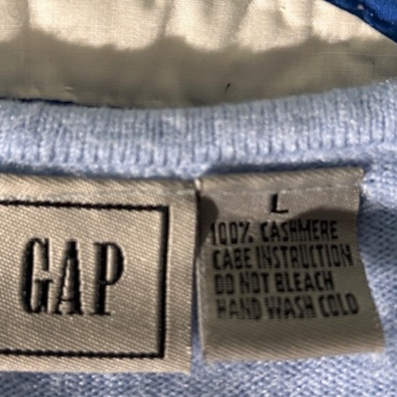 GAP Baby Blue Sweater "Cashmere" Sz L - Picture 3 of 3